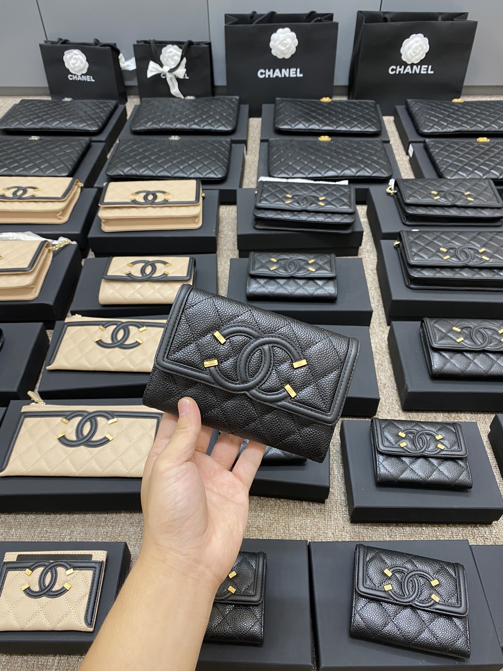 Ví Gập Chanel dạng dài ( màu đen ) - KK