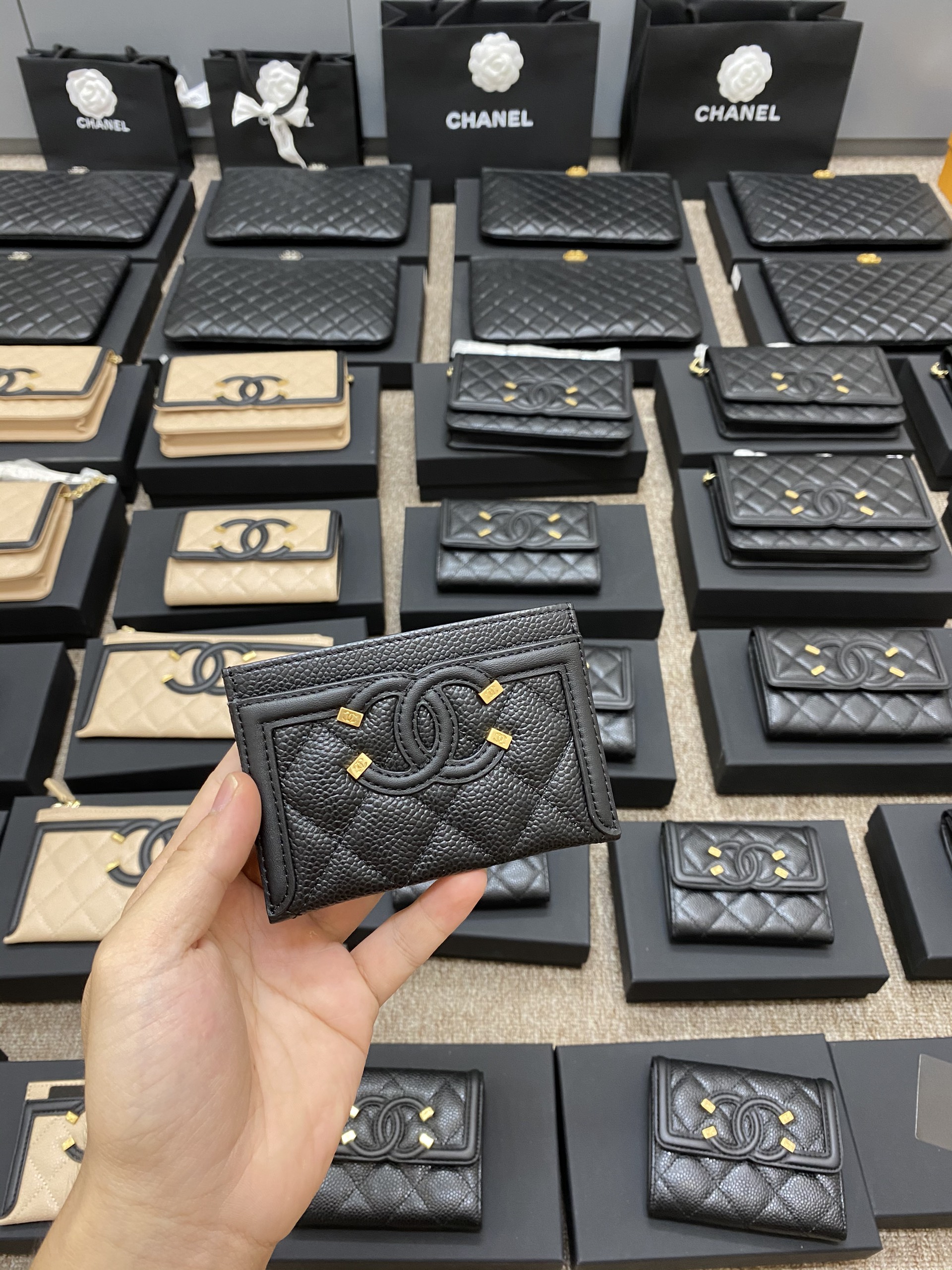 Ví Car Chanel ( Màu Đen ) - KK