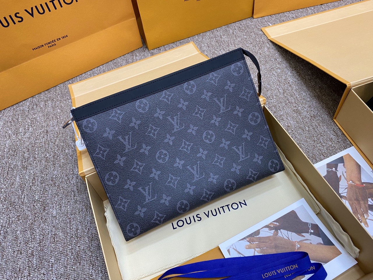 Tap Lv POCHETTE VOYAGE MM M61692 