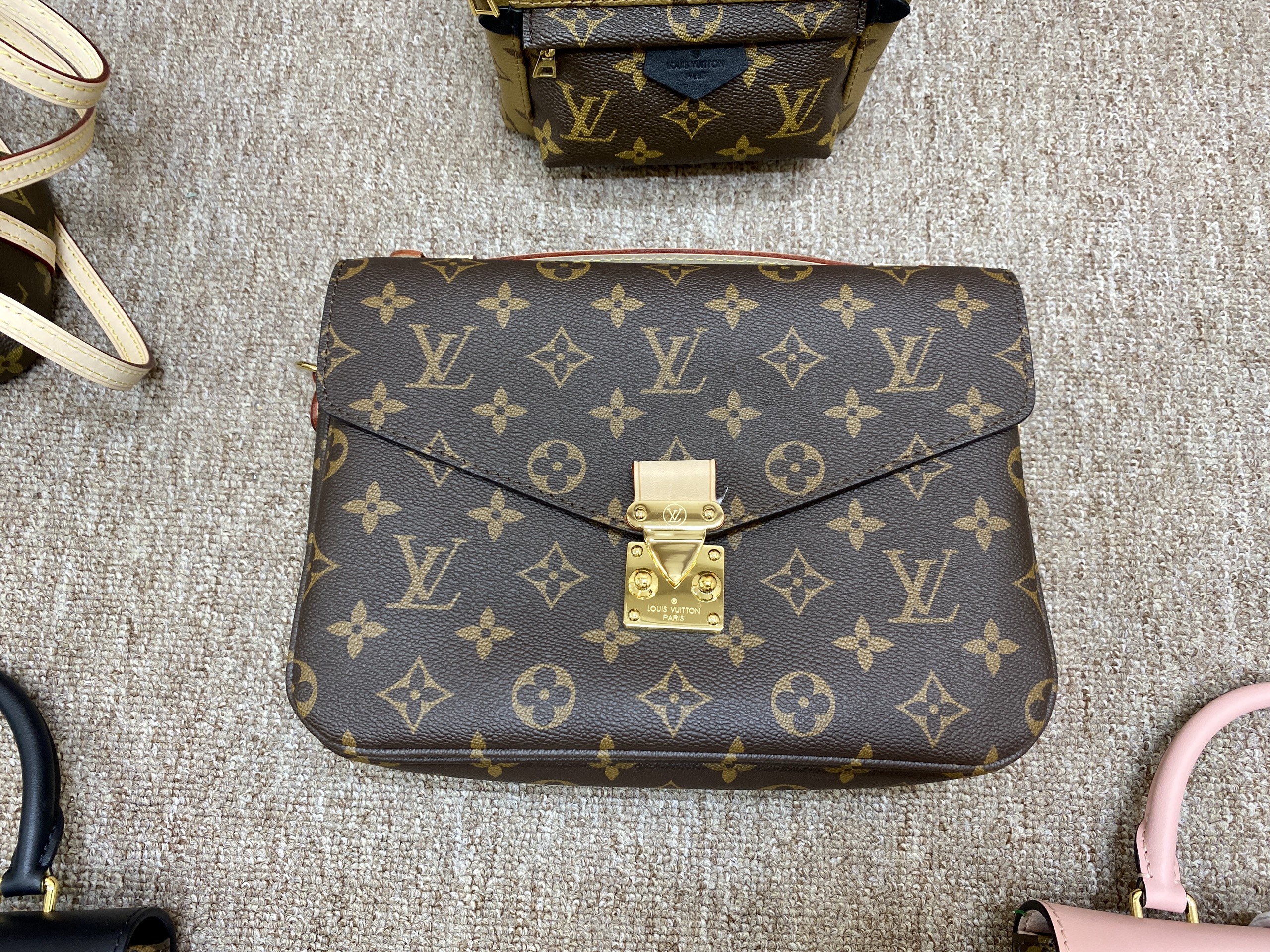 Túi Xách Lv POCHETTE MÉTIS M44875